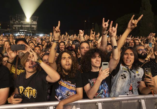 El público disfrutando del concierto de Judas Priest.