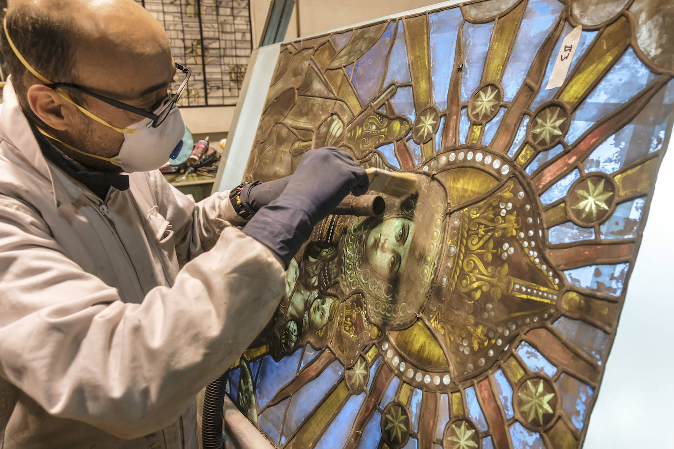 Restauración de las vidrieras de la Catedral de Murcia, en imágenes
