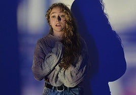 La actriz Julia Carrión-Provencio actuó en la noche del Rendibú 2024 representando la obra '¿De qué hablamos cuando hablamos de amor?', junto a Daniel V Carrillo.