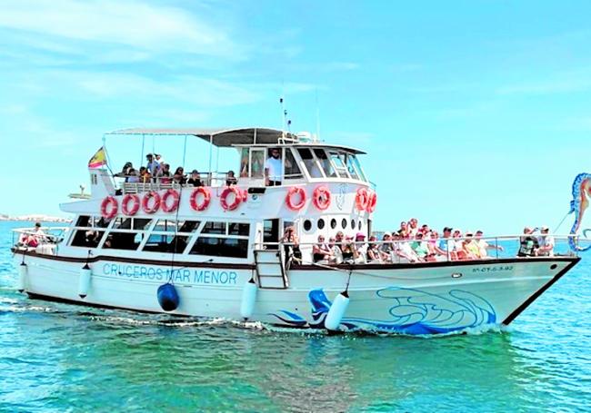 Barco para excursiones de Cruceros Mar Menor.