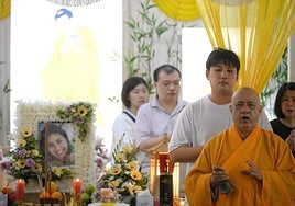 Velatorio que la familia de Audrey Fang realizó en su país a la llegada de sus restos mortales.