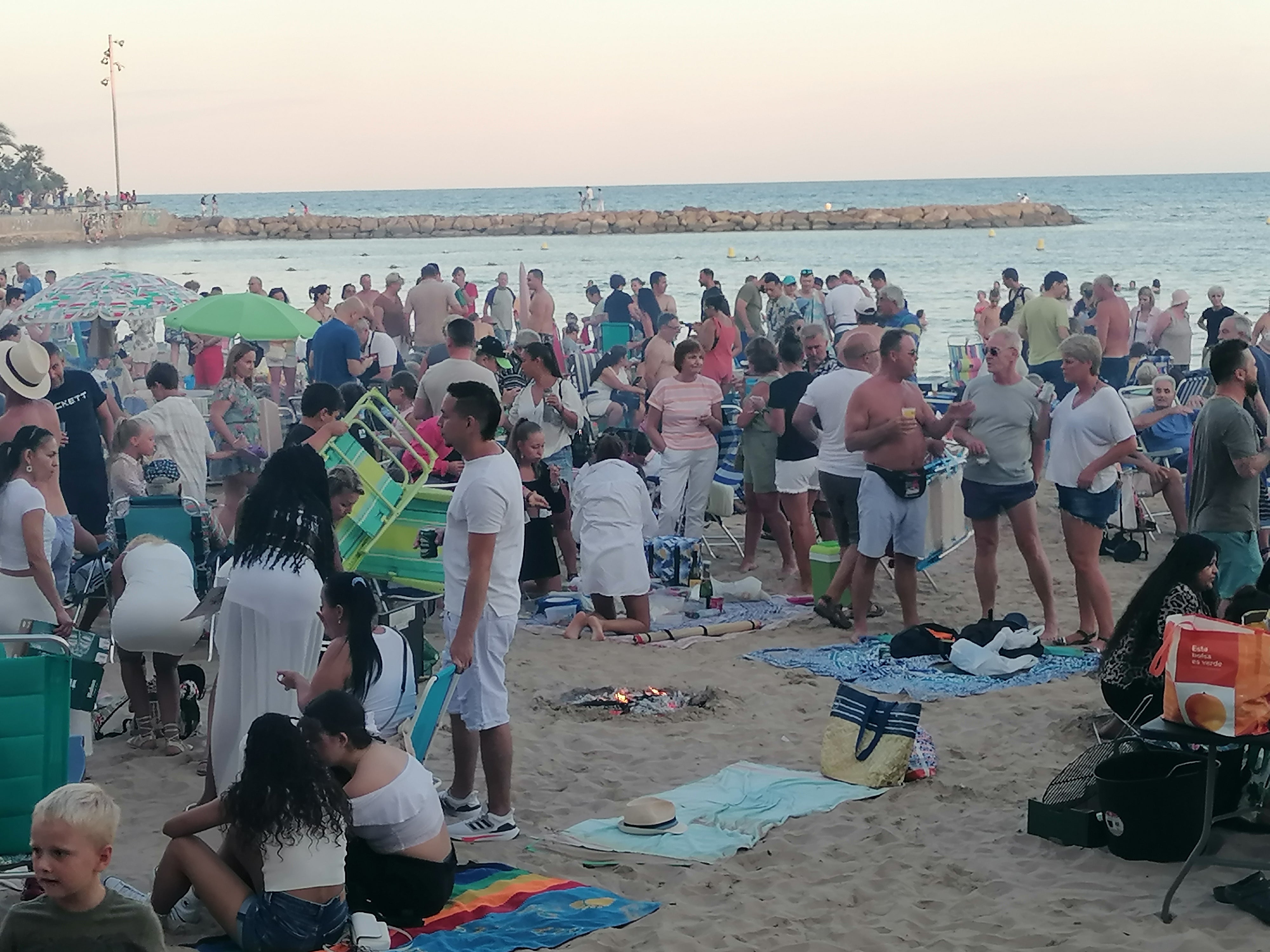 Las imágenes de las hogueras de San Juan en Torrevieja