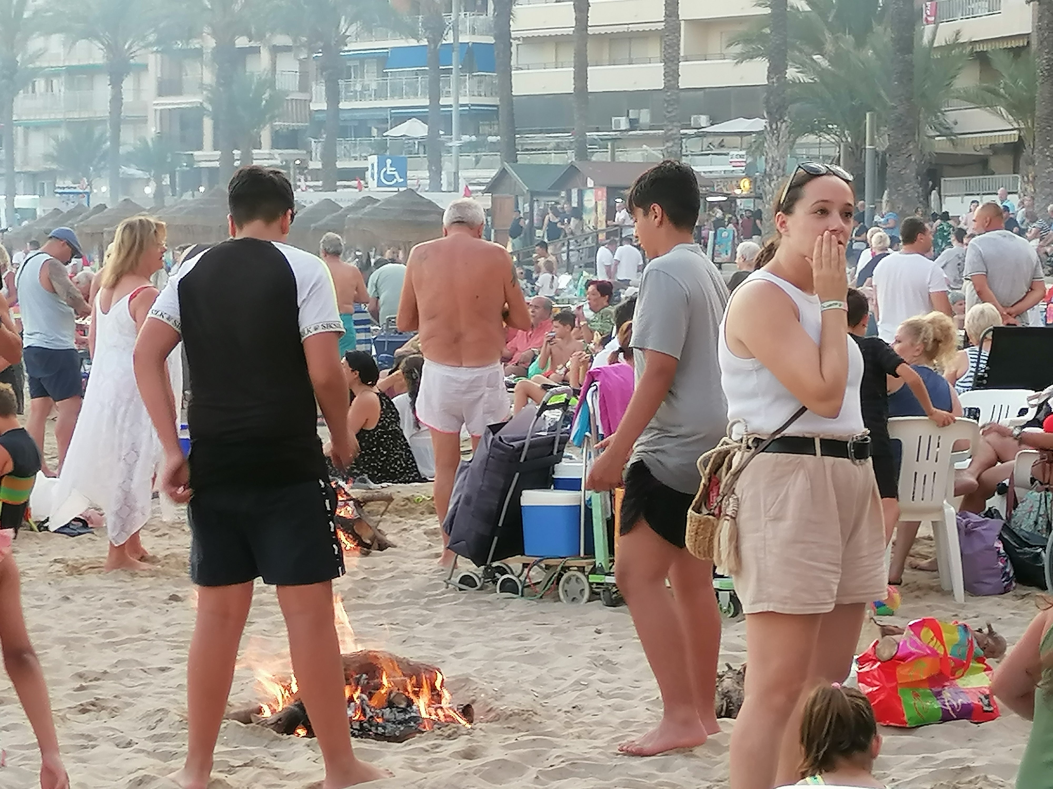 Las imágenes de las hogueras de San Juan en Torrevieja