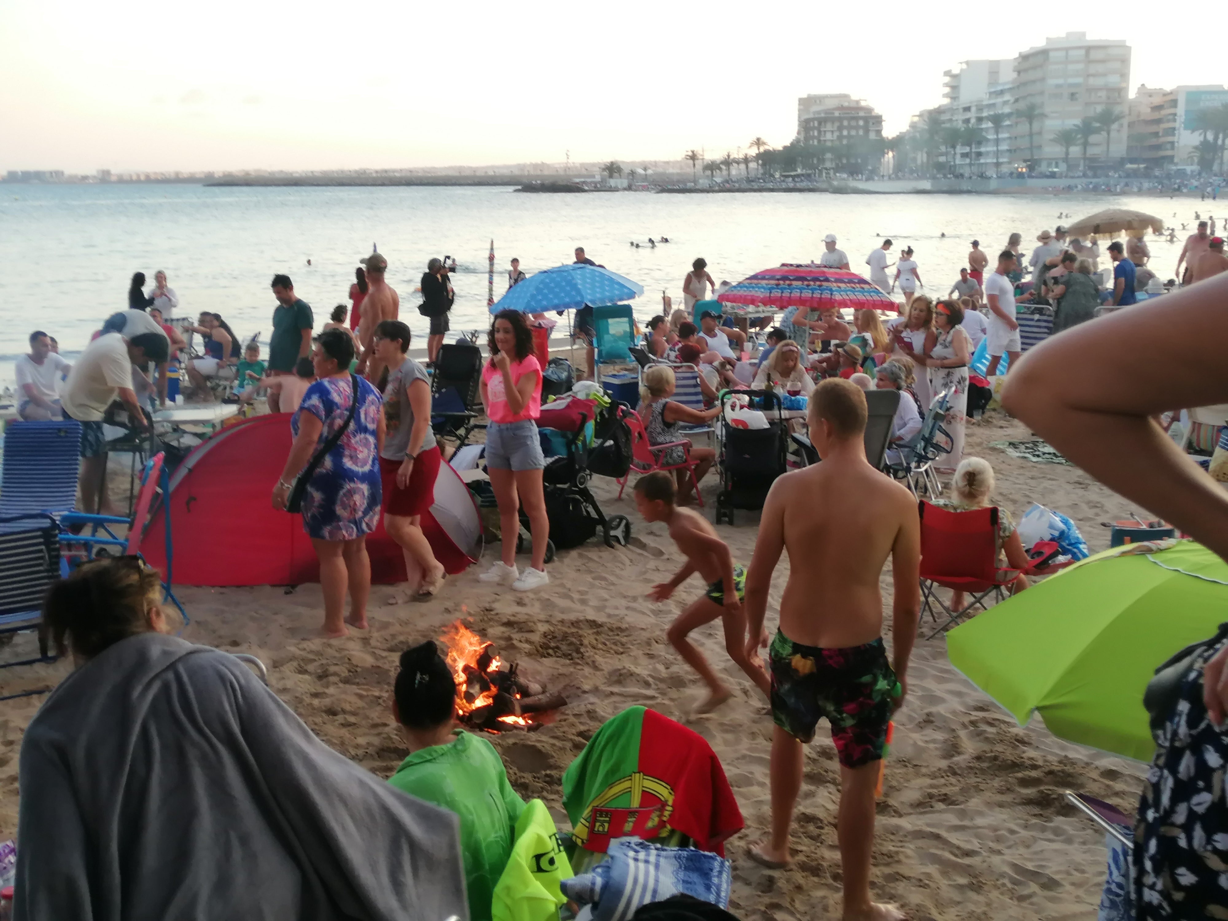 Las imágenes de las hogueras de San Juan en Torrevieja