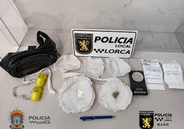 Efectos incautados del detenido en Lorca.