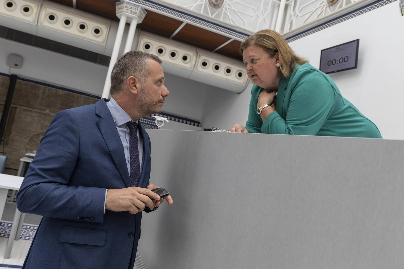 Pleno de la Asamblea pospuesto, en imágenes