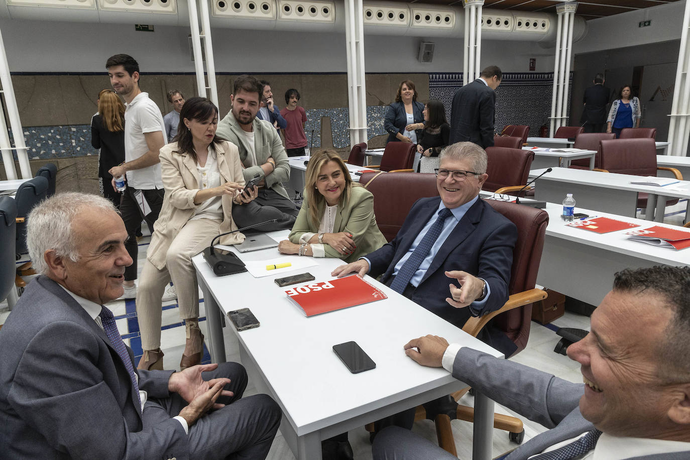 Pleno de la Asamblea pospuesto, en imágenes