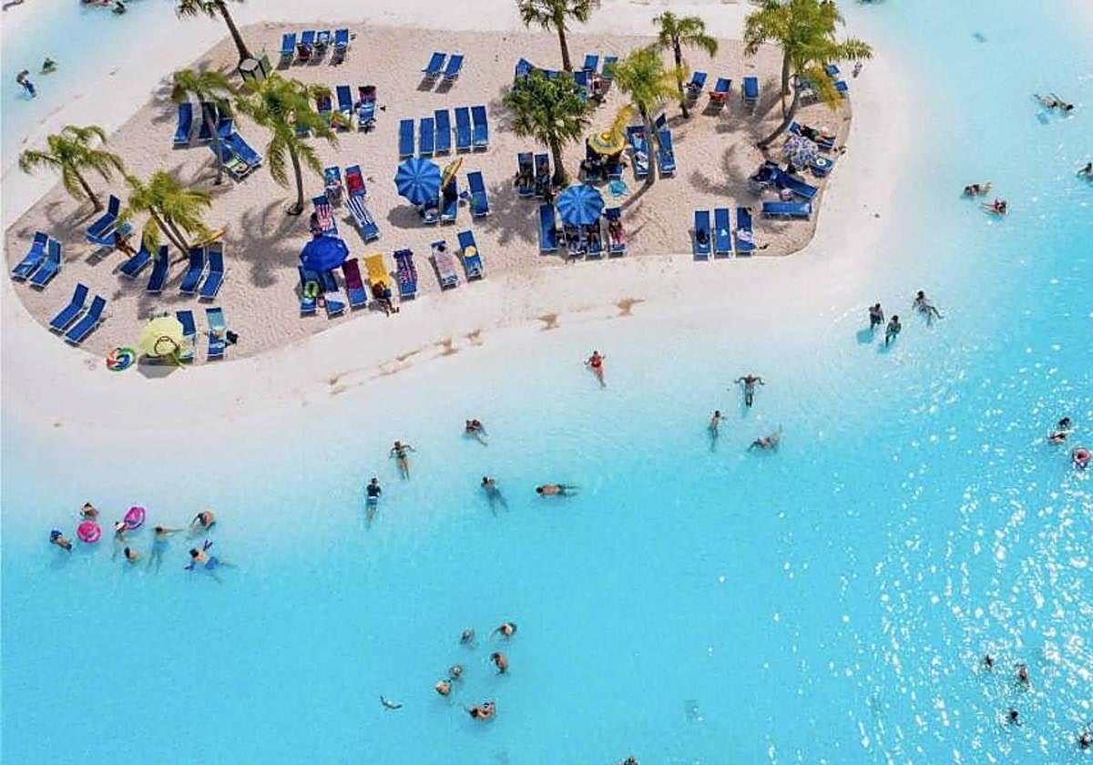 El lago artificial de aguas cristalinas más grande de Europa.