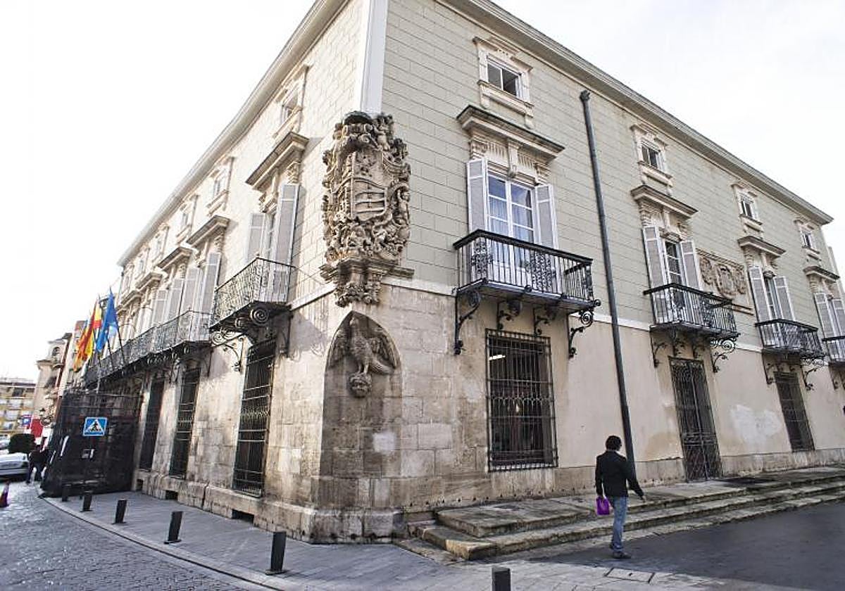 Sede central del Ayuntamiento de Orihuela en el Palacio del Marqués de Arneva.
