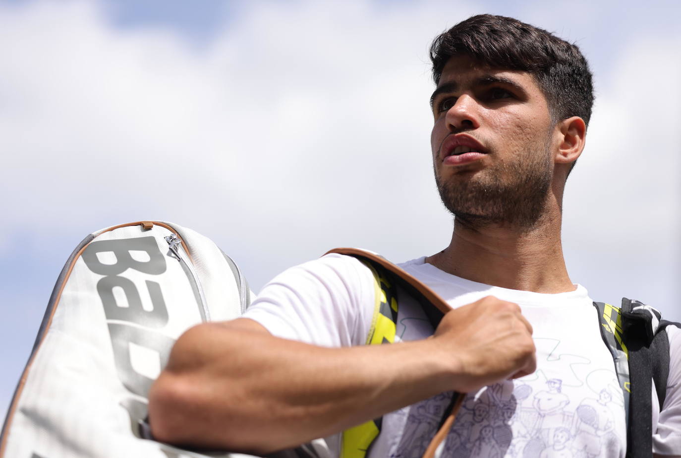 Carlos Alcaraz se entrena en la central de Wimbledon, en imágenes