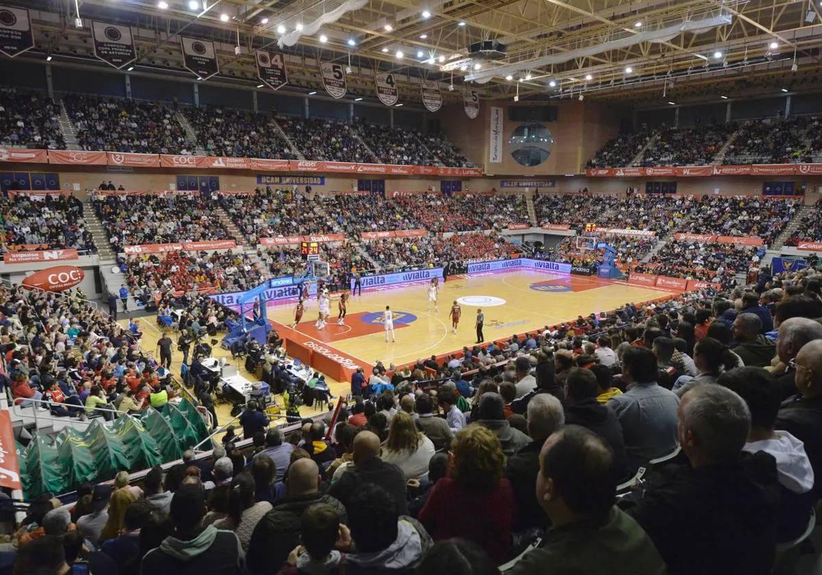 Imagen de archivo de un UCAM-Real Madrid en el Palacio de los Deportes de Murcia.