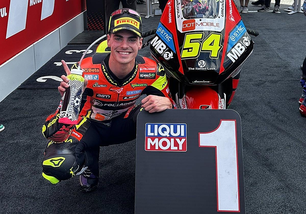 Fermín Aldeguer celebra, este sábado, su pole en Assen.