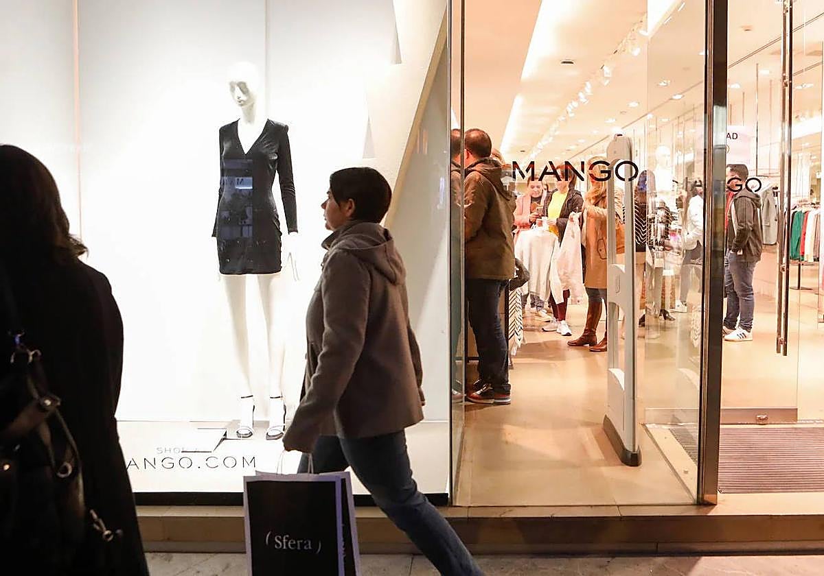 Tienda Mango en Lorca.