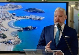 El alcalde de Mazarrón, Ginés Campillo, durante una rueda de prensa.