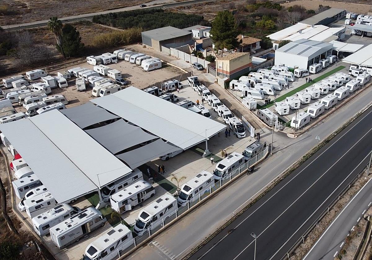 Vista aérea de las instalaciones de Caravanas Murcia, ubicadas en Las Torres de Cotillas.