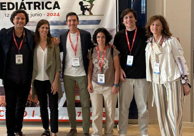 El equipo de Cirugía Ortopédica Infantil que intervino en la operación de la pequeña.