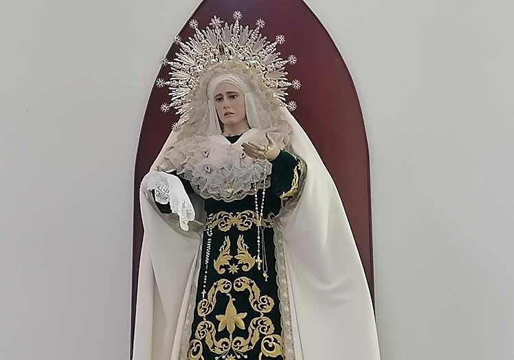 La Virgen de la Esperanza es obra del escultor valenciano Miguel Ángel Casán.