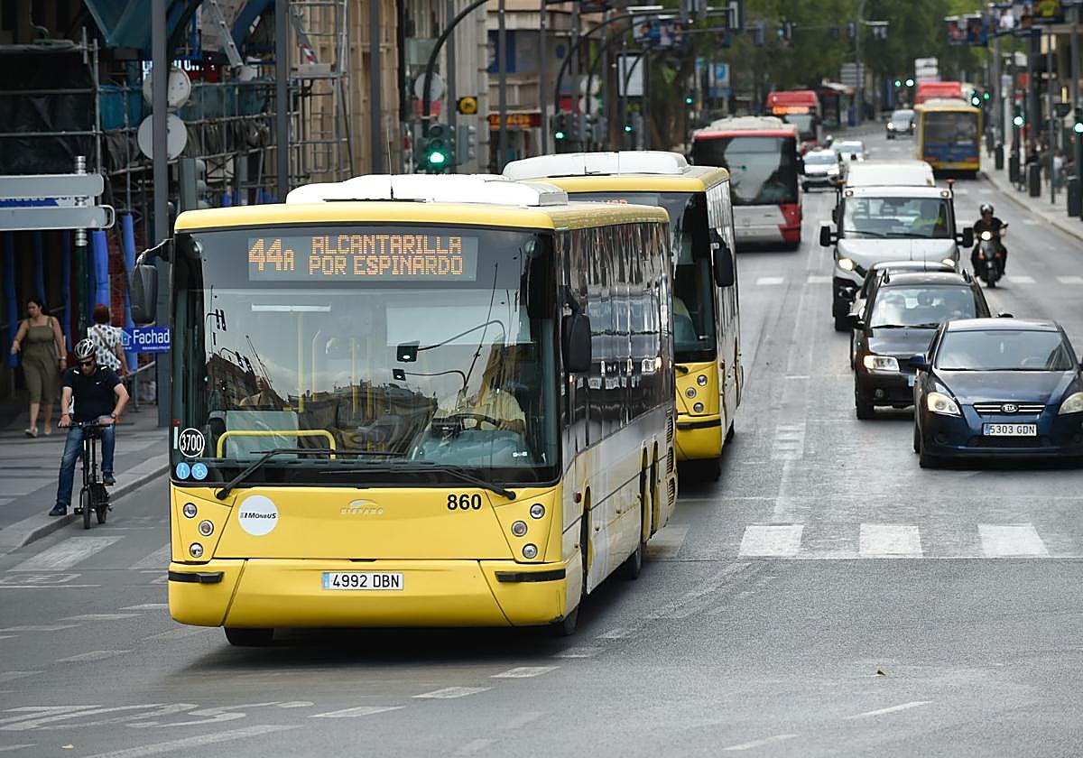 Un autobús en Murcia, en una imagen de archivo.