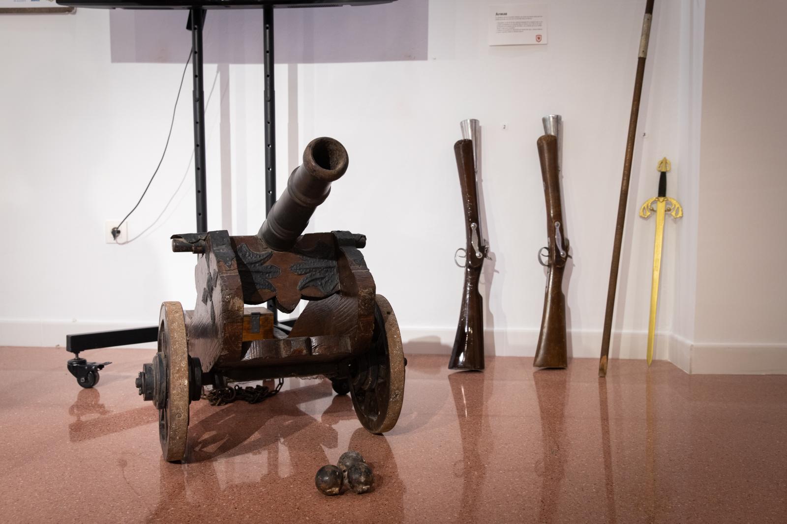 La exposición de los Caballeros del Rey Fernando en Orihuela, en imágenes