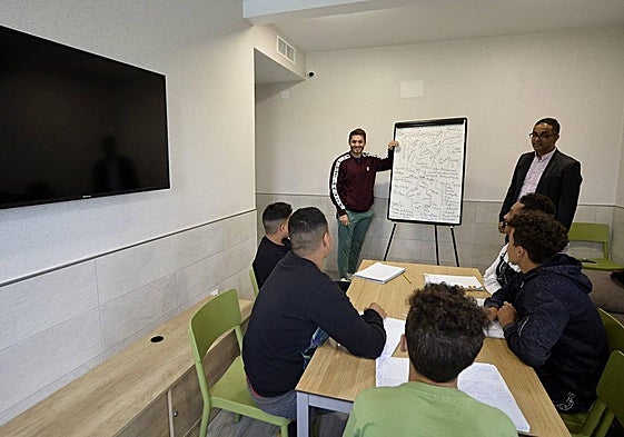 Menores extranjeros en un centro de Murcia en una imagen de archivo.