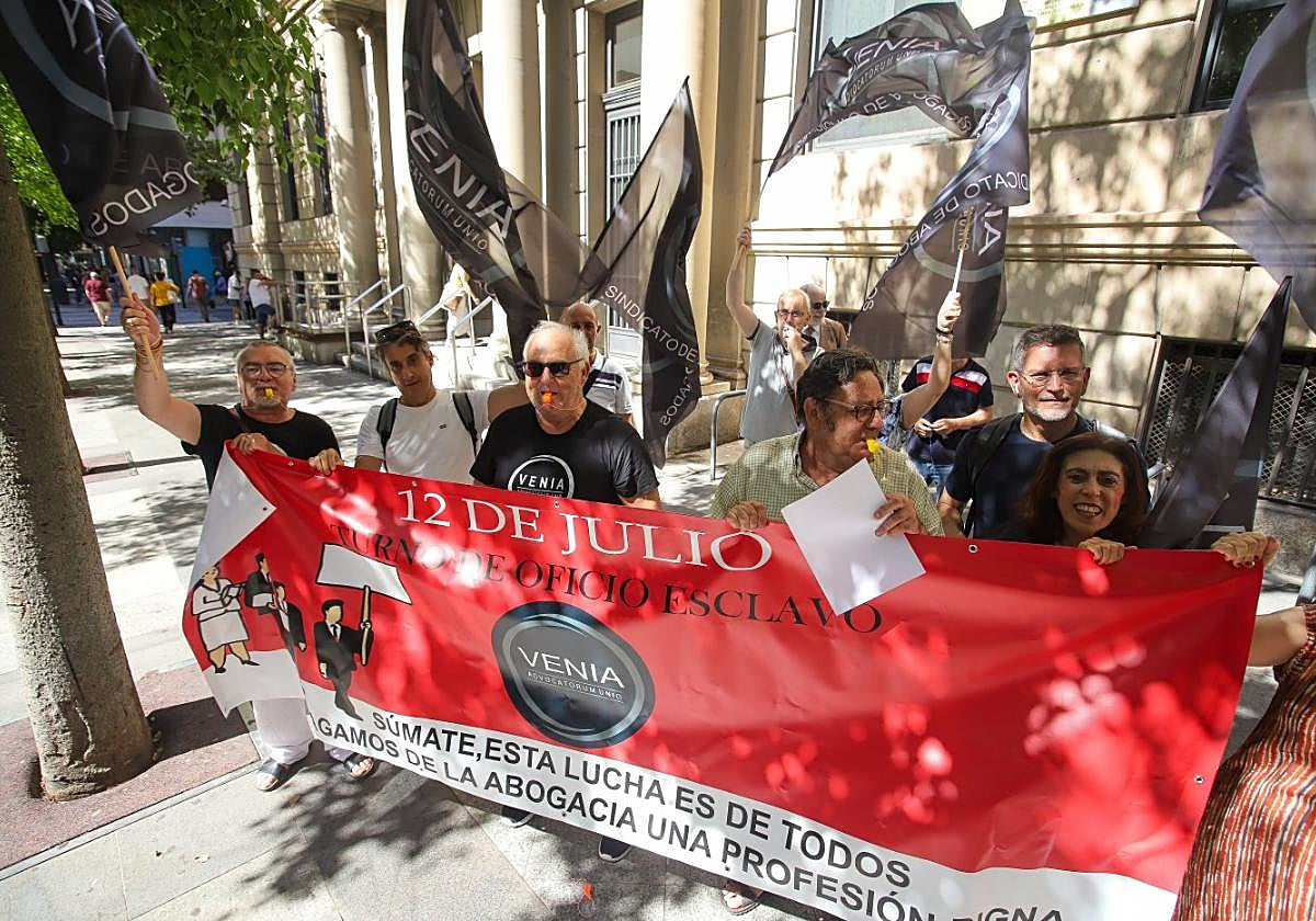 Contra un turno de oficio «esclavo»