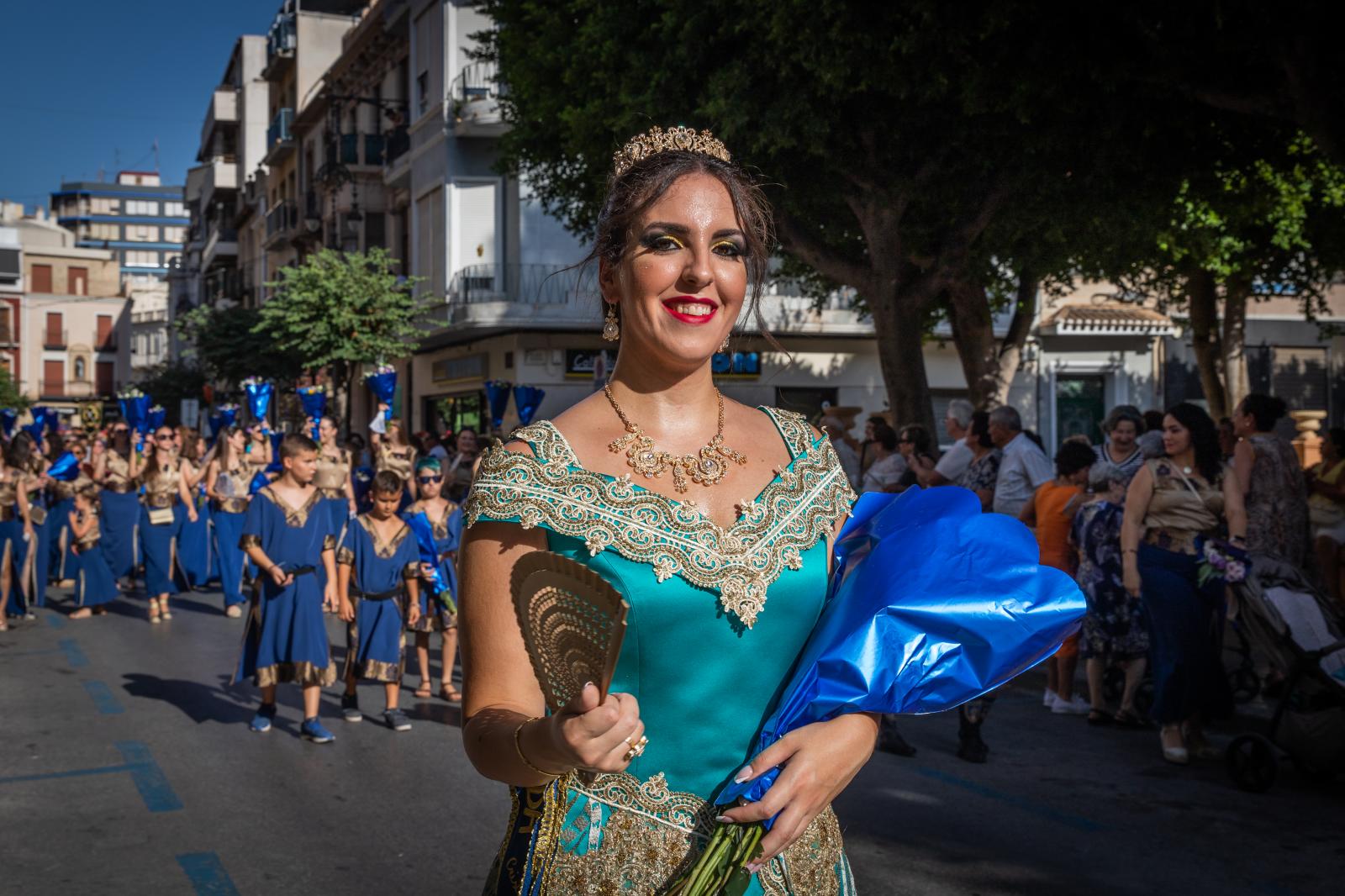 La ofrenda de flores de los Moros y Cristianos de Orihuela, en imágenes