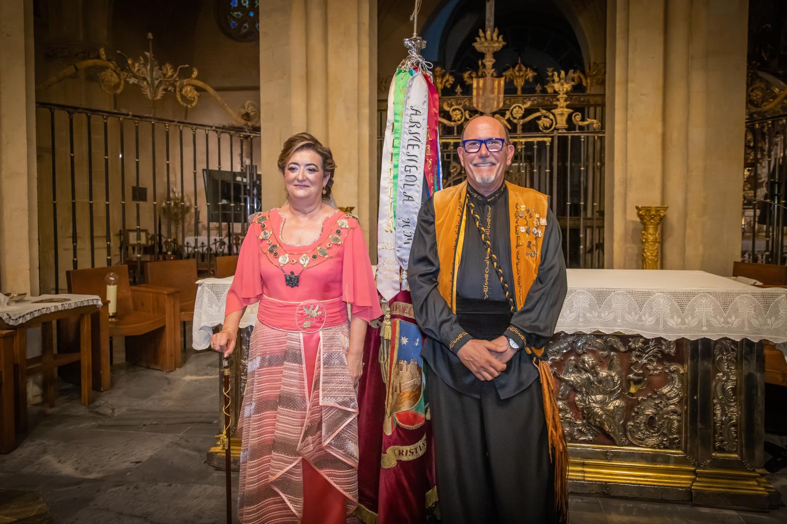La ofrenda de flores de los Moros y Cristianos de Orihuela, en imágenes