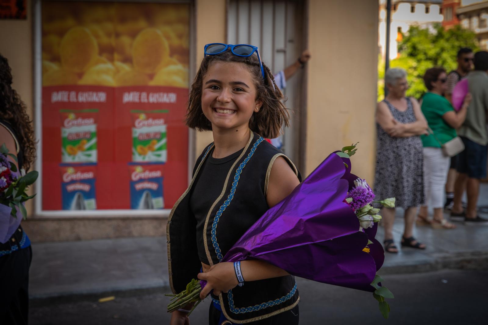La ofrenda de flores de los Moros y Cristianos de Orihuela, en imágenes