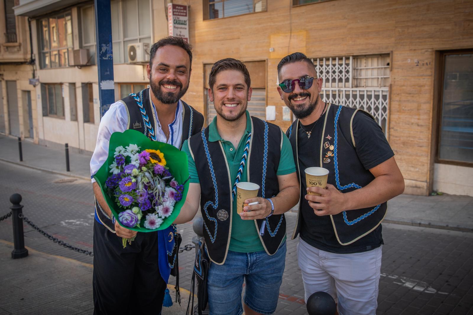 La ofrenda de flores de los Moros y Cristianos de Orihuela, en imágenes