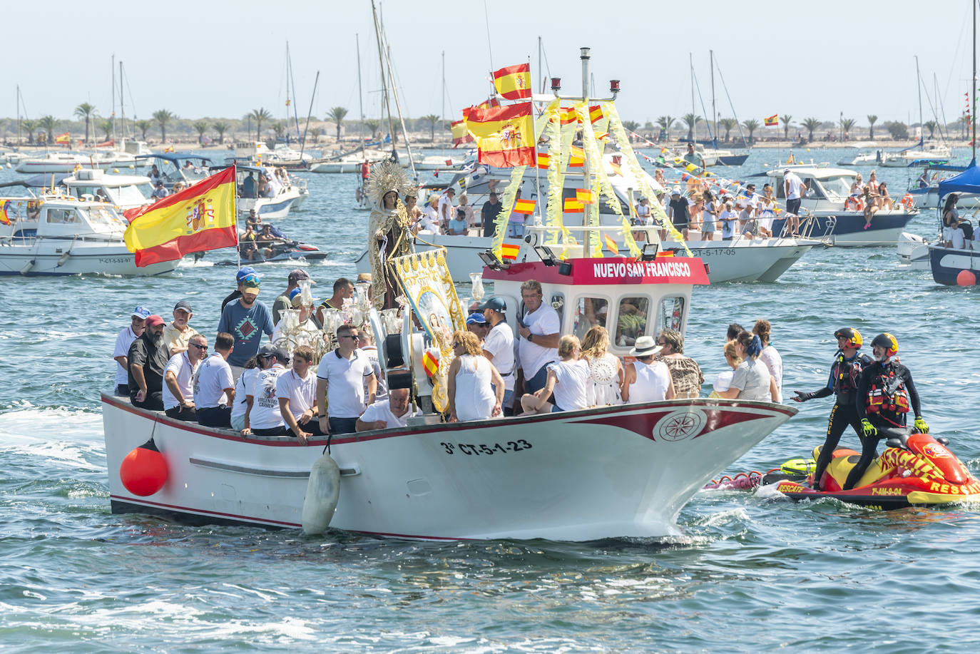 Los pescadores conmemoran a su patrona, la Virgen del Carmen, en imágenes