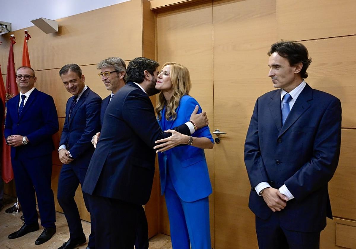 Víctor Marín, Marcos Ortuño, Luis Alberto Marín, Fernando López Miras, Marisa López Aragón y Jorge García Montoro, ayer, en San Esteban.