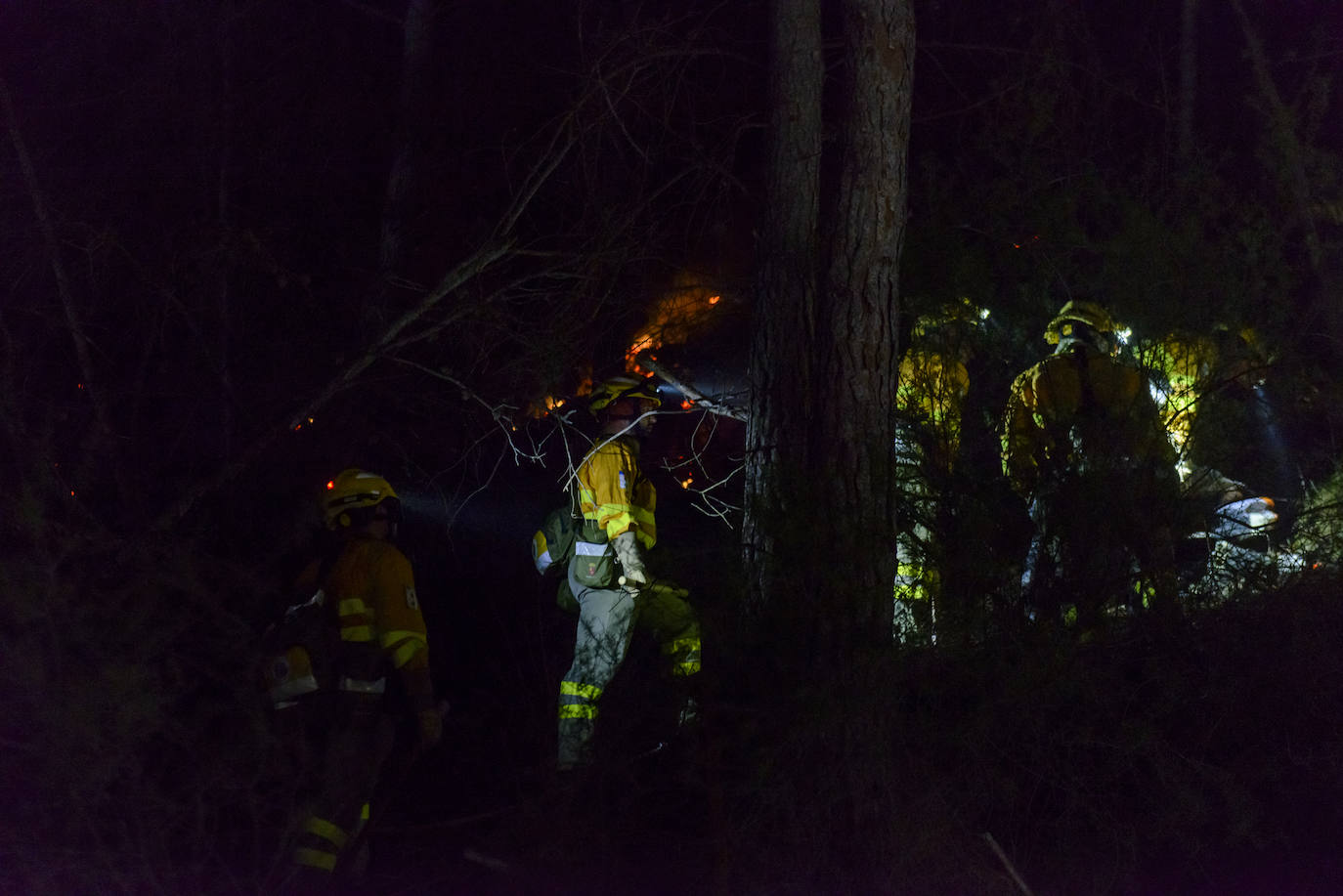 Un incendio en la sierra de Altaona alarma a los vecinos de Murcia