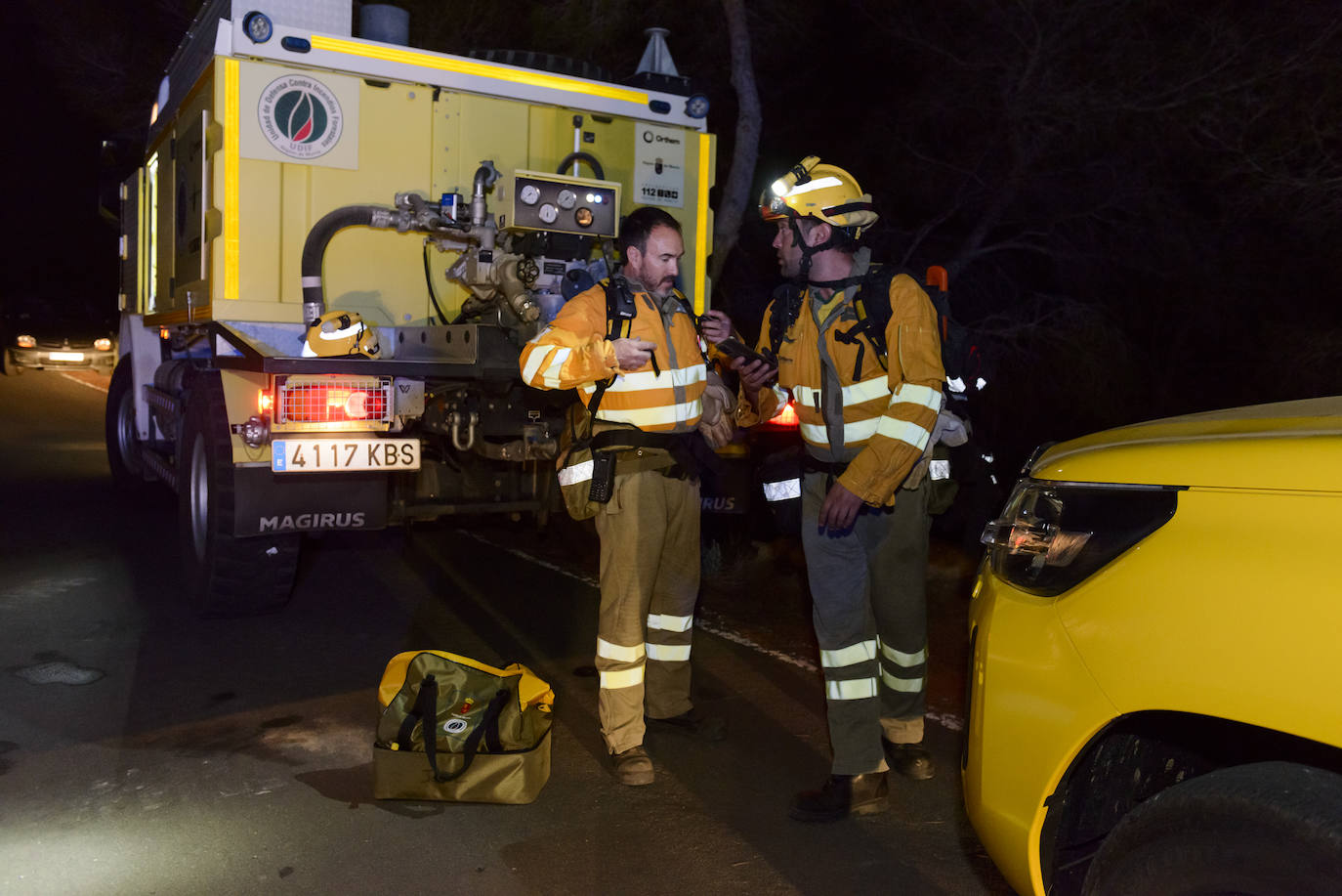 Un incendio en la sierra de Altaona alarma a los vecinos de Murcia