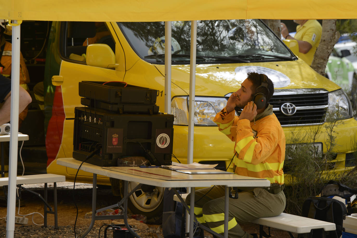 Un incendio en la sierra de Altaona alarma a los vecinos de Murcia
