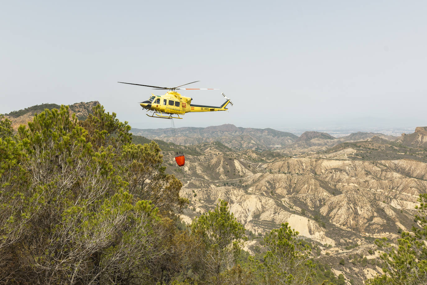 Un incendio en la sierra de Altaona alarma a los vecinos de Murcia