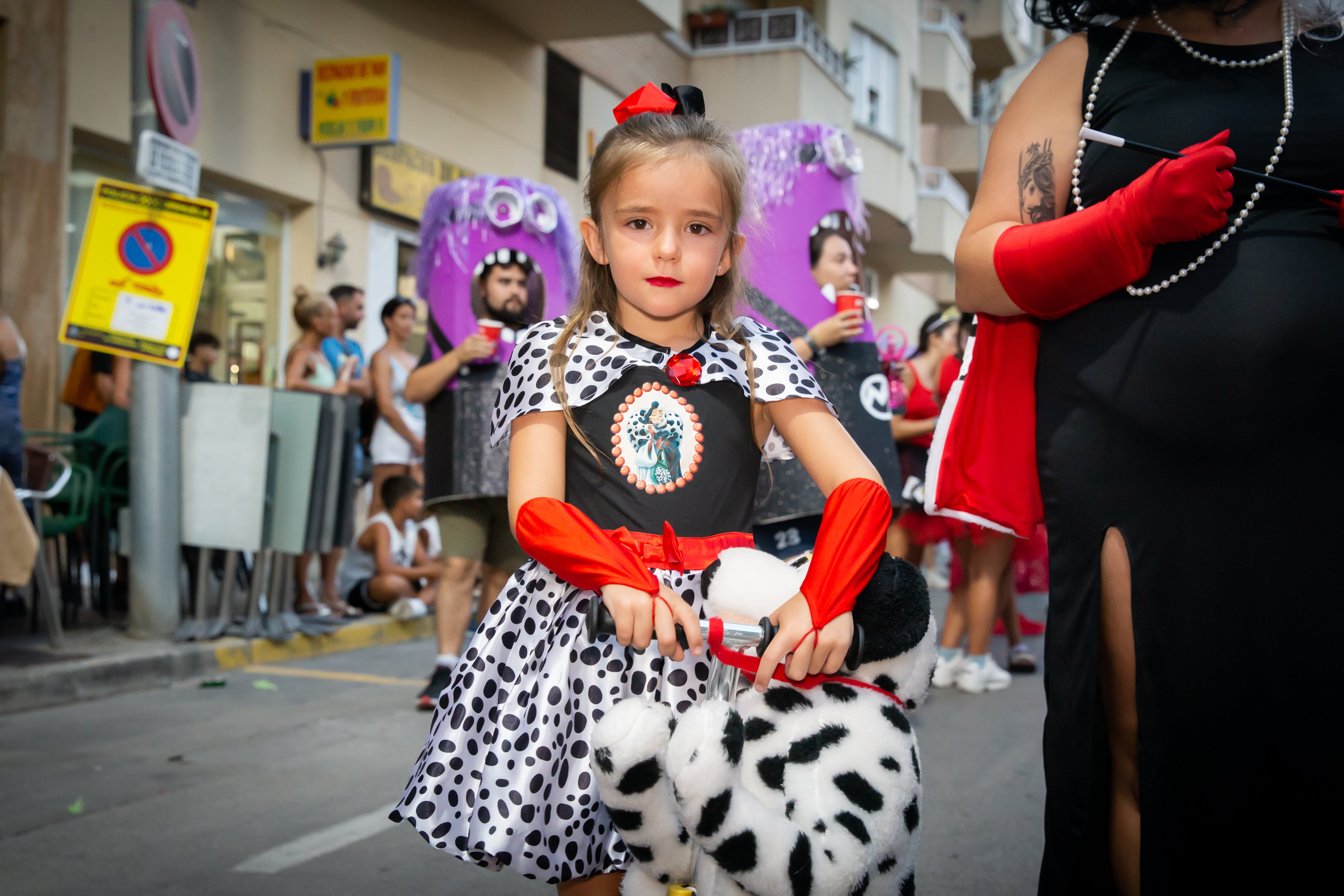 Las imágenes de la retreta festera de Orihuela