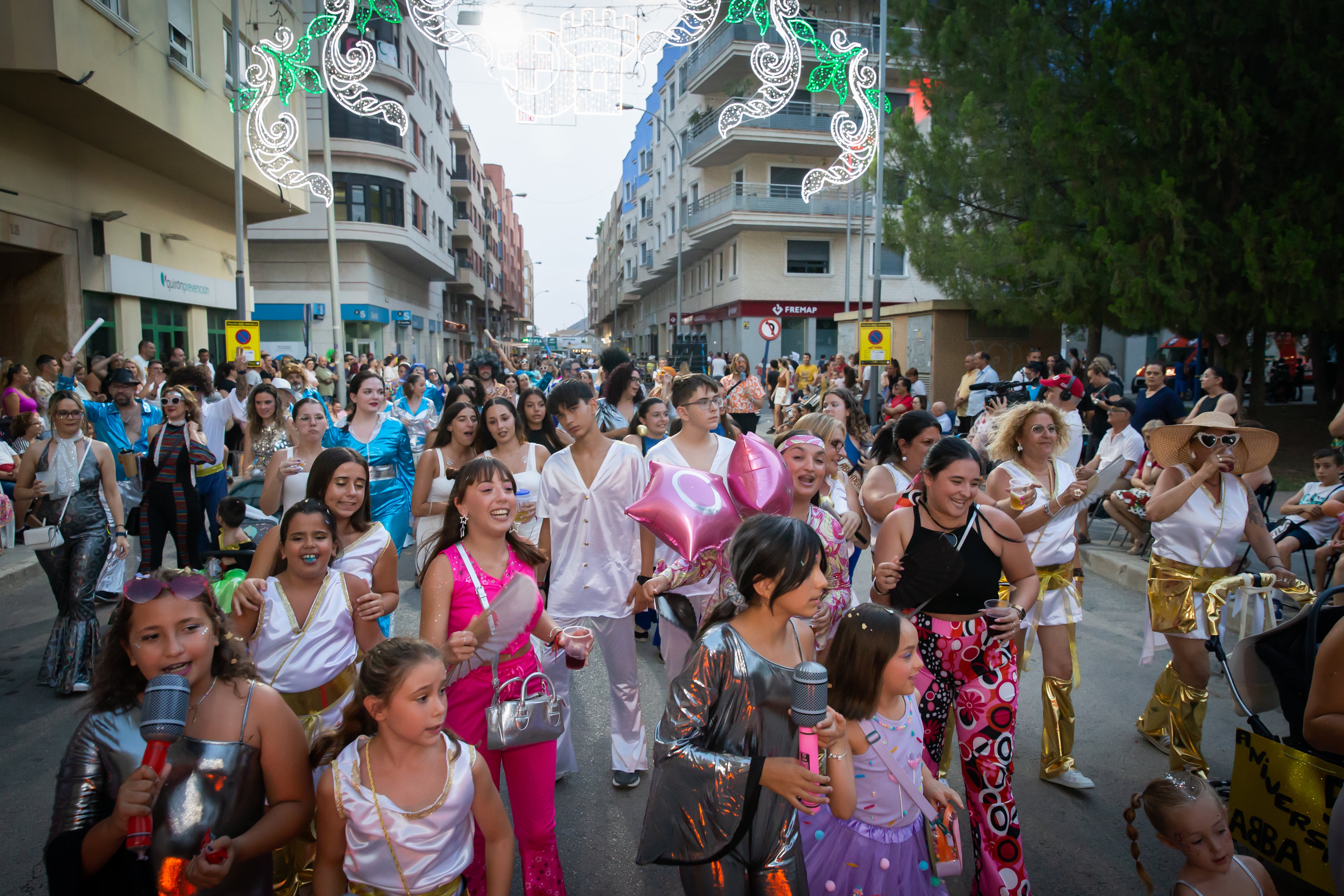 Las imágenes de la retreta festera de Orihuela