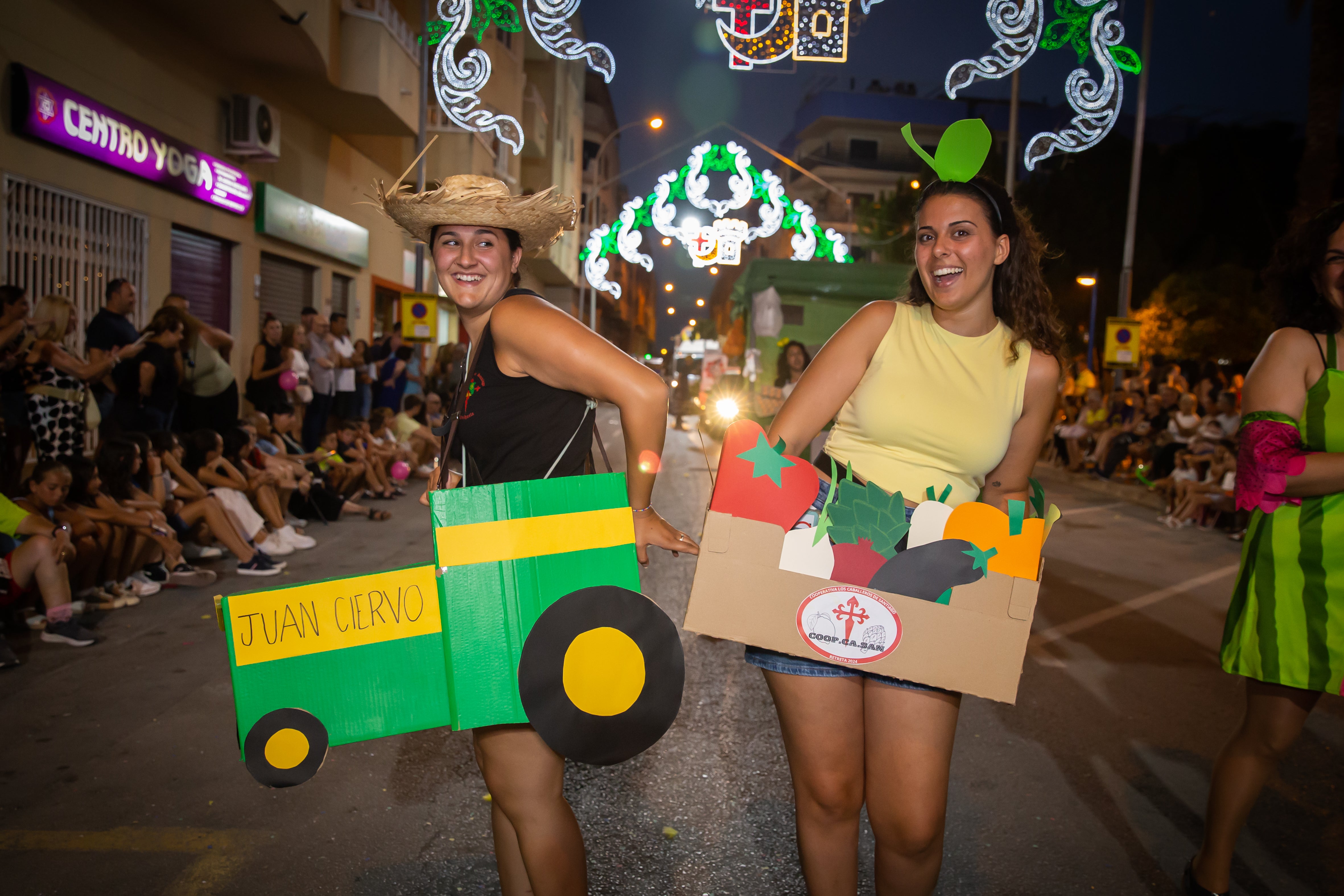 Las imágenes de la retreta festera de Orihuela