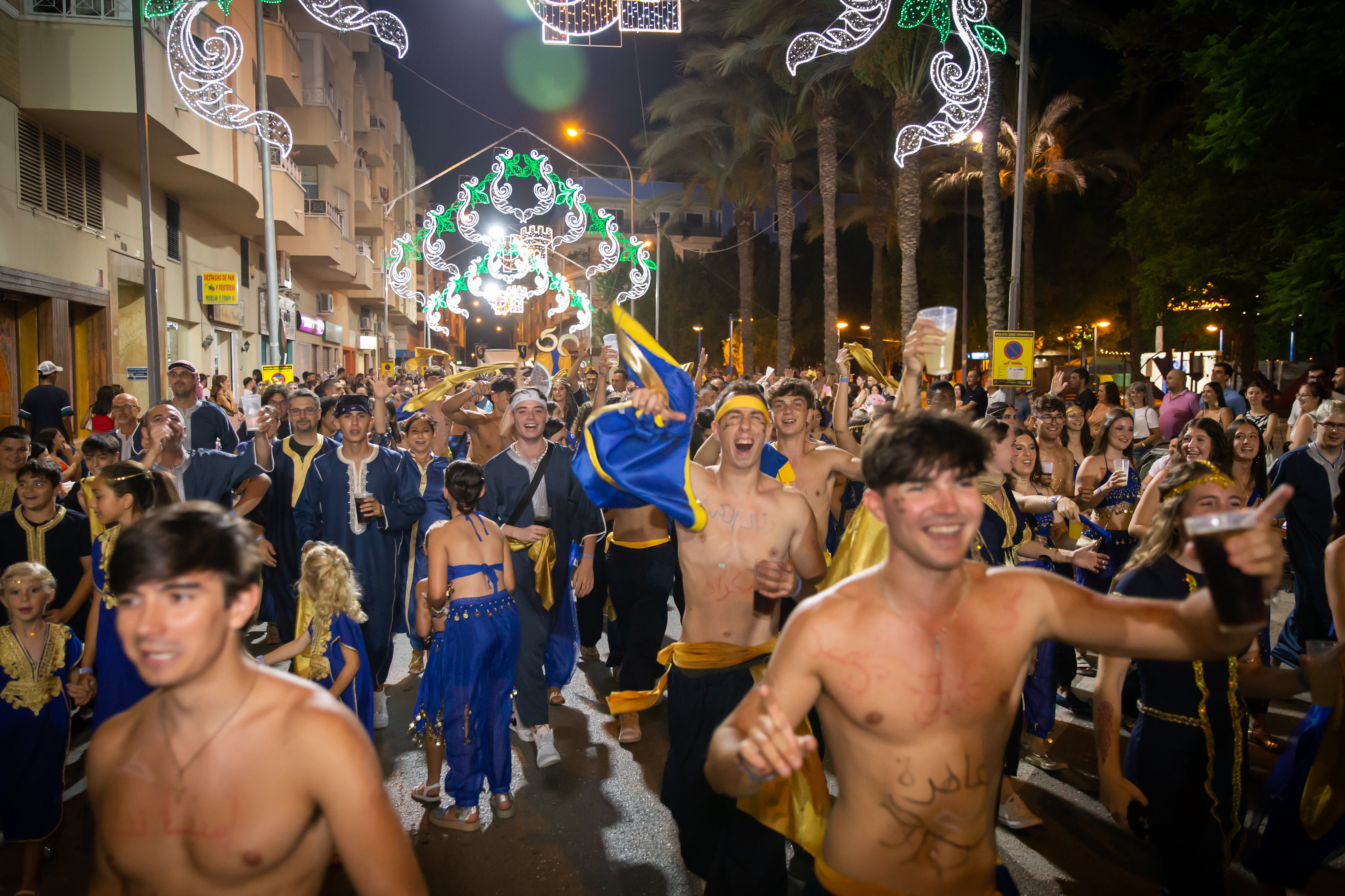 Las imágenes de la retreta festera de Orihuela