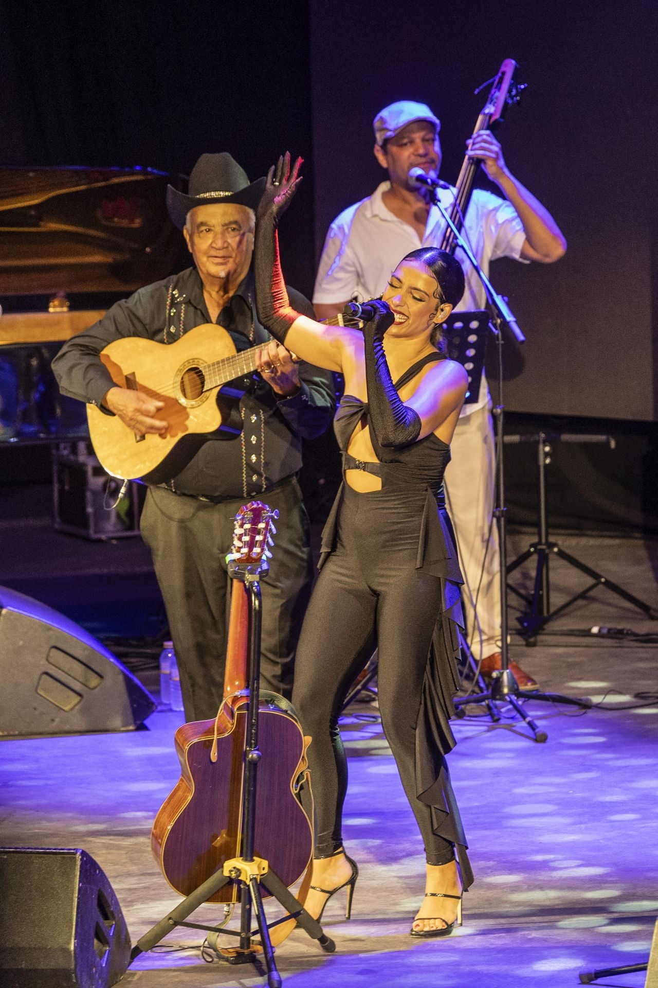 Los conciertos de Ana Lua Caiano, El Caribefunk, Ballakè Sissoko y Eliades Ochoa, en imágenes