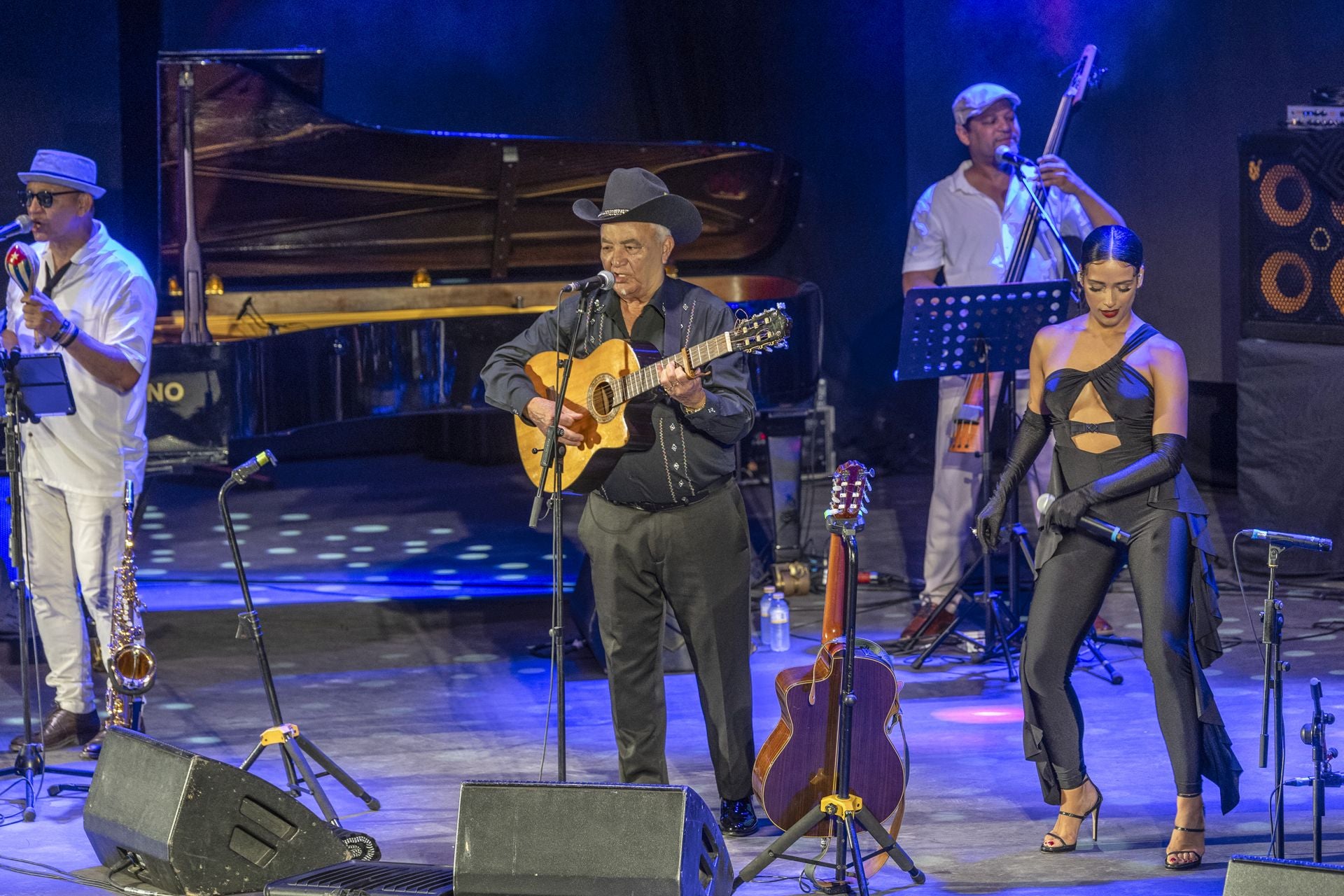 Los conciertos de Ana Lua Caiano, El Caribefunk, Ballakè Sissoko y Eliades Ochoa, en imágenes