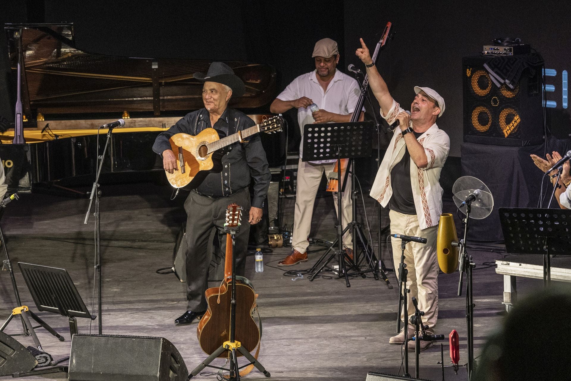 Los conciertos de Ana Lua Caiano, El Caribefunk, Ballakè Sissoko y Eliades Ochoa, en imágenes