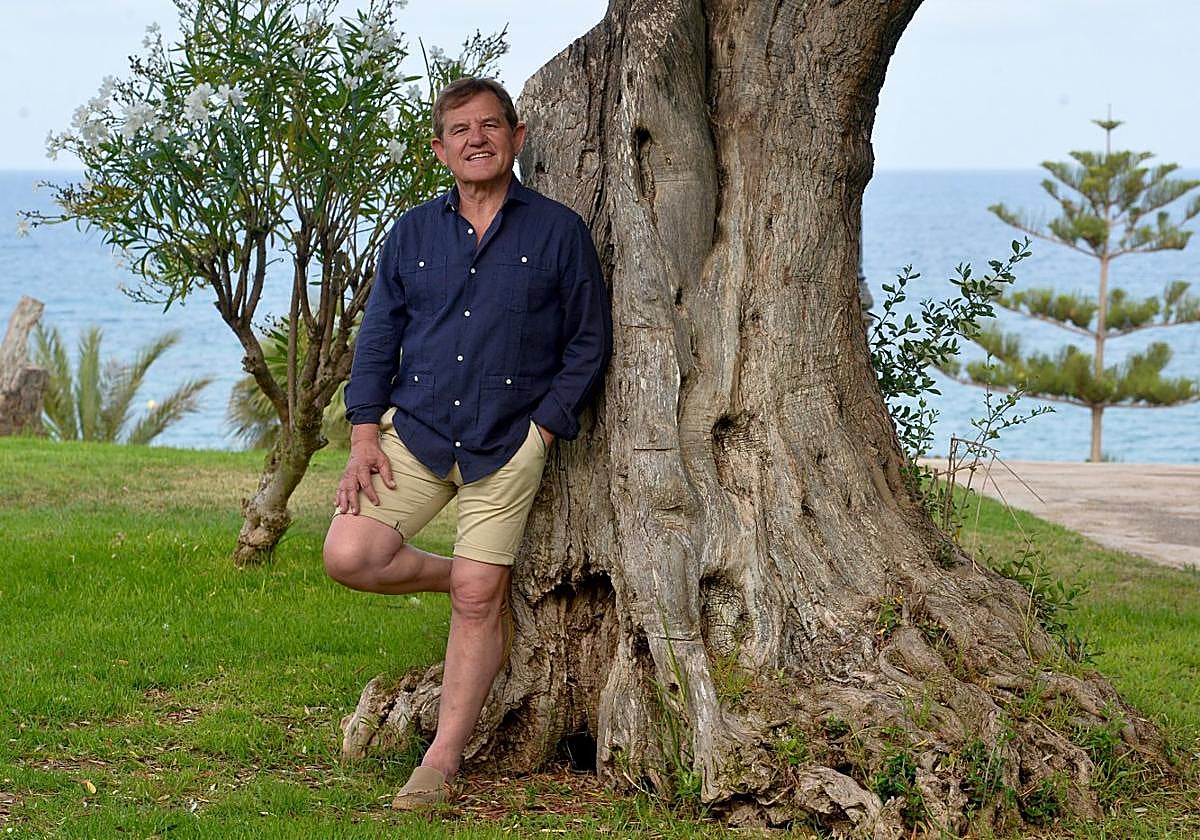 Mar, pinos y olivos. Mariano Zapata en su lugar de veraneo, Campoamor.