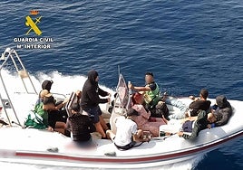 Llegada de la patera a las costas de Cartagena.