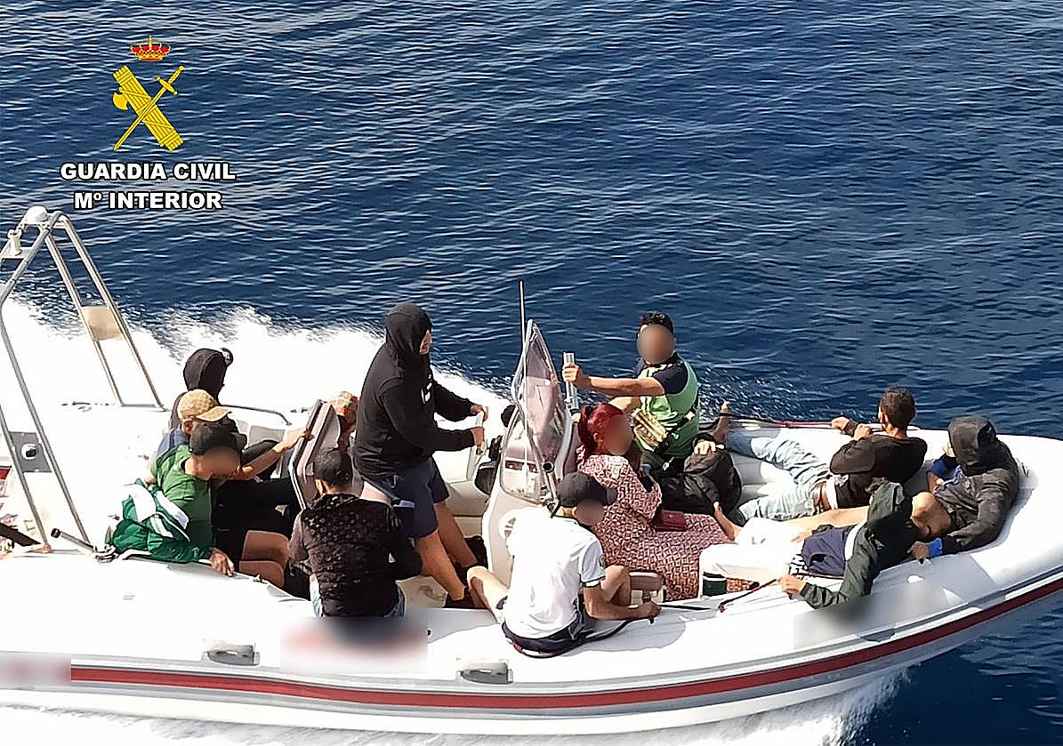 Llegada de la patera a las costas de Cartagena.