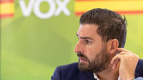 Antelo condiciona el apoyo a los presupuestos de 2025 a un plan de repatriación de migrantes y al cierre del centro de Santa Cruz