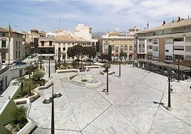 Elevar la topografía de la zona verde en la Plaza de la Balsa Vieja