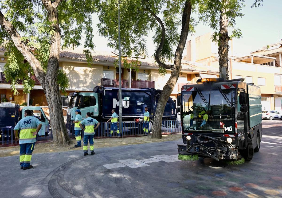 Los servicios de limpieza de Murcia recogieron 3.460 kilos de enseres en escasos tres días