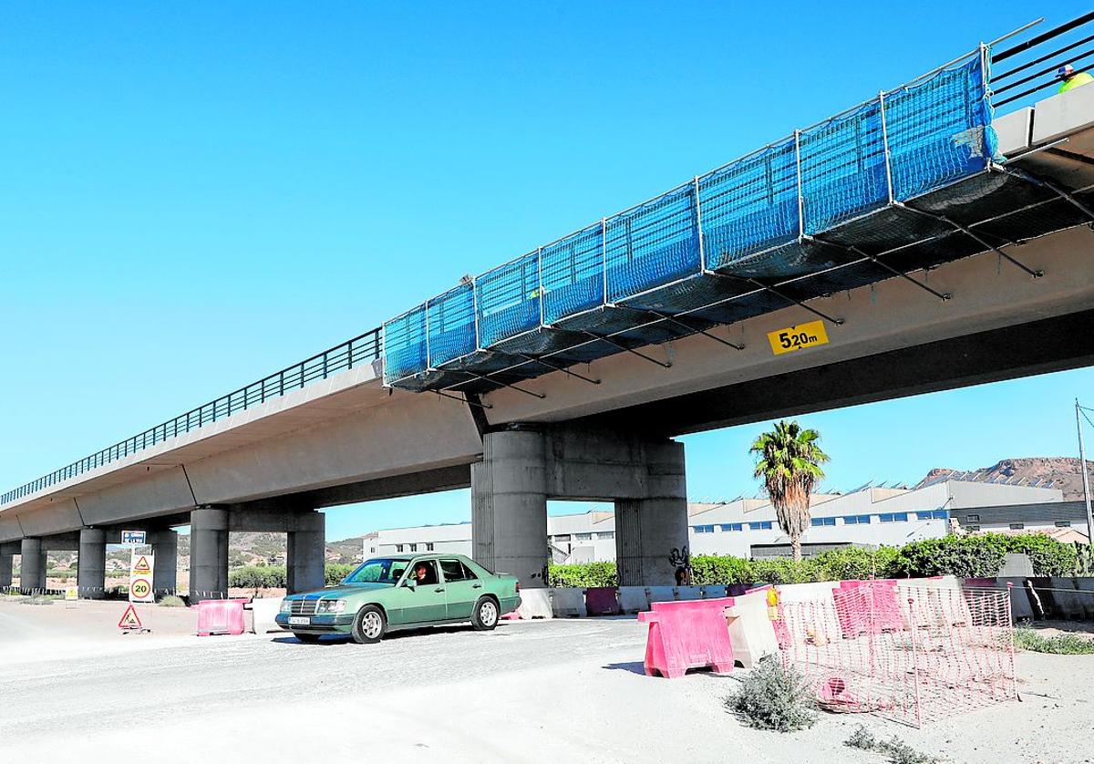 Construcción de la plataforma de alta velocidad en la pedanía lorquina de La Tercia.