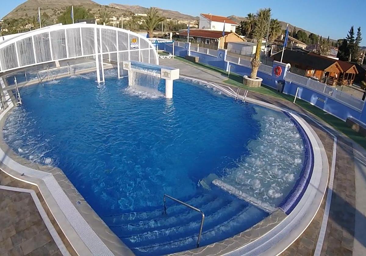 Su piscina es uno de sus grandes atractivos.
